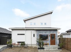 造作の魅力が溢れる住まい